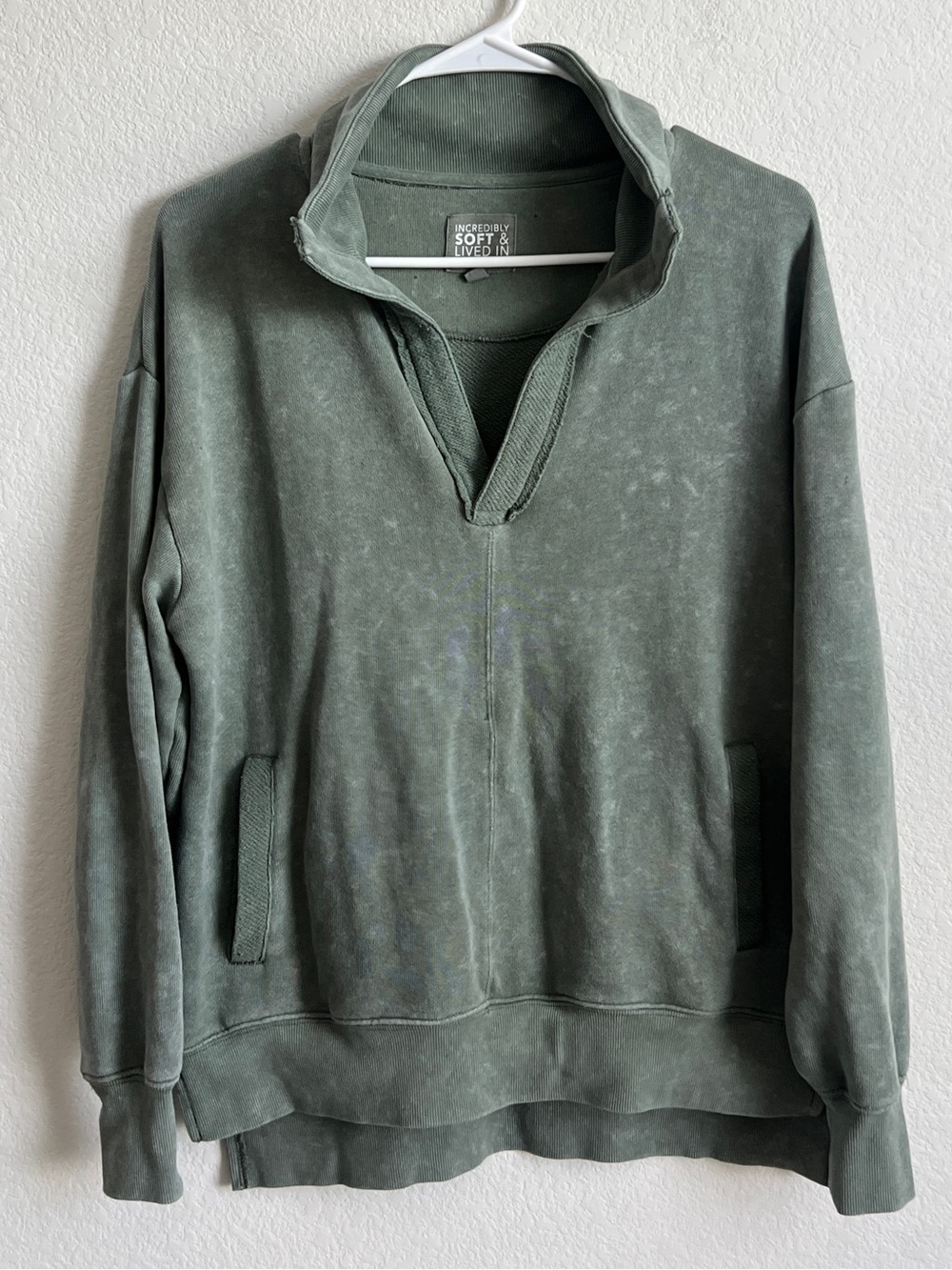 Women’s Sage Green Pullover Sweater XS Incredibly soft & lived in By Pink Rose